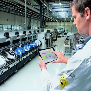 Pilz entwickelt Automatisierungslösungen für die digitale Fabrik. Diese kommen auch in der eigenen, vernetzten Fertigung am Stammsitz in Ostfildern zum Einsatz.