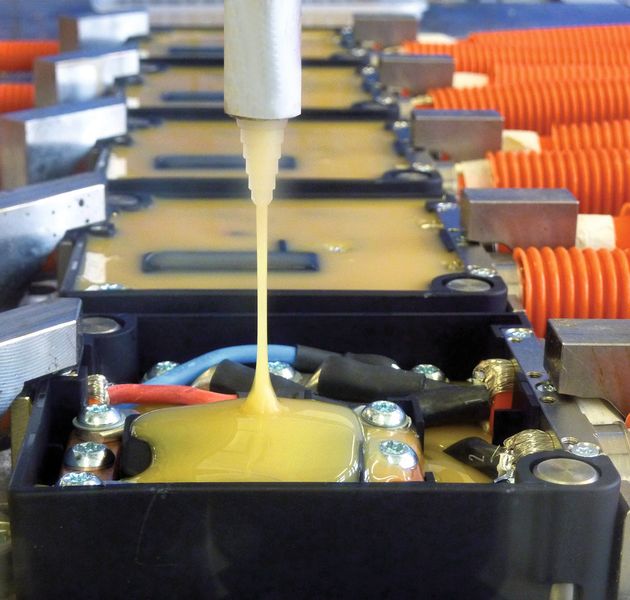 Materialhersteller investieren ununterbrochen in die Weiterentwicklung der chemischen und physikalischen Eigenschaften der Klebstoffe. (Bild: Hilger und Kern)