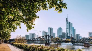 0107921931 (© Zenner )