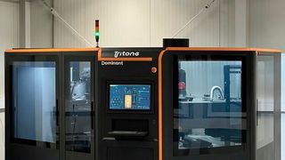 Promateria, ein Unternehmen der GMH-Gruppe, hat erfolgreich die industrielle Produktion additiv gefertigter Metallkomponenten aufgenommen. Hier ist der zugehörige Drucker zu sehen ... (Bild: ProMateria)