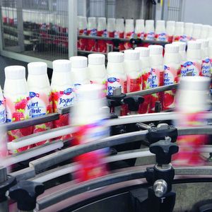 Im Jahr 2008 verarbeitete Emmi 963 Millionen Kilogramm Milch und Rahm.
