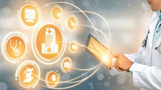 FHIR ist ein von HL7 erarbeiteter Standard, der den Datenaustausch zwischen Softwaresystemen im Gesundheitswesen unterstützt (©Blue Planet Studio – stock.adobe.com)