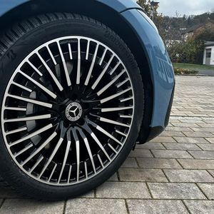 Mercedes bietet diverse Räder zur Auswahl. Unser Testwagen kam mit der teuersten Option im Konfigurator:  Die Leichtmetallräder im Vielspeichen-Design kosten knapp 3.750 Euro, machen aber auch was her.(Bild:  Simon – VCG)