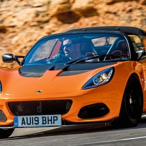 Die DNA der Elise soll künftig in einem elektrischen Einsteiger-Sportwagen weiterleben.(Bild:  Lotus)