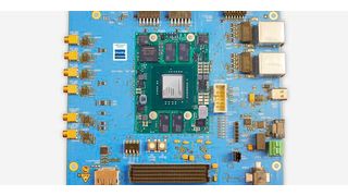 Bild 1: Das modulare Konzept besteht aus FPGA-basierten System on Modules (SoMs) und individuellen Mainboards, die aus derzeit bereits über 45 Building Blocks frei konfiguriert werden können. (Bild: hema electronic)