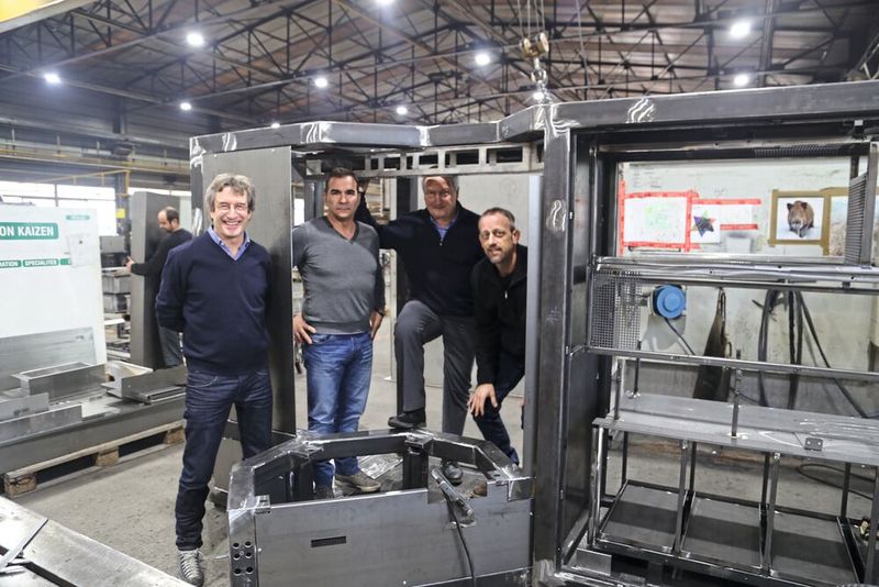 Voici le team de direction de Creusalp SA, avec de gauche à droite, Jacques Papon - responsable technique, Adriano Macagnino - responsable de production, Jean-Louis Borne - Directeur et Sébastien Hug – Responsable personnel et finances. (Source : JR Gonthier)