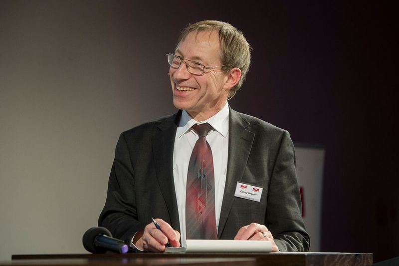 Prof. Dr.-Ing. Konrad Wegener begeisterte sich für das Thema. (Bild: Thomas Entzeroth)