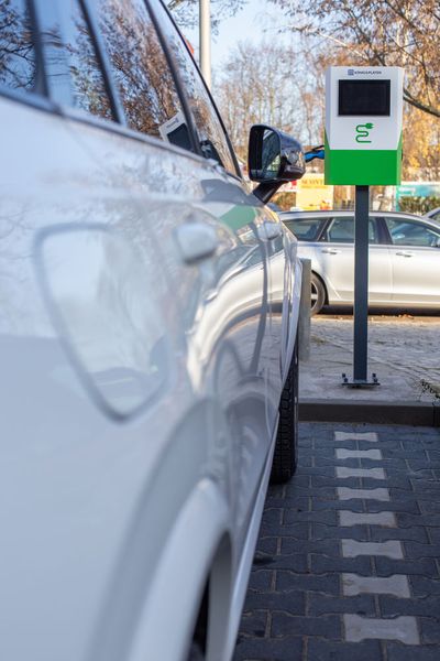 Auch für die Elektrifizierung ist das Autohaus gerüstet. (Volvo)