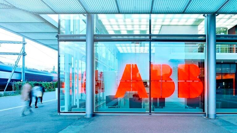 ABB veräußert die Robotiksparte an Softbank.(Bild:  ABB Group)