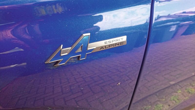 Das Alpine-Signet findet sich an mehrere Stellen wieder... (Bild: Sven Prawitz/VCG)