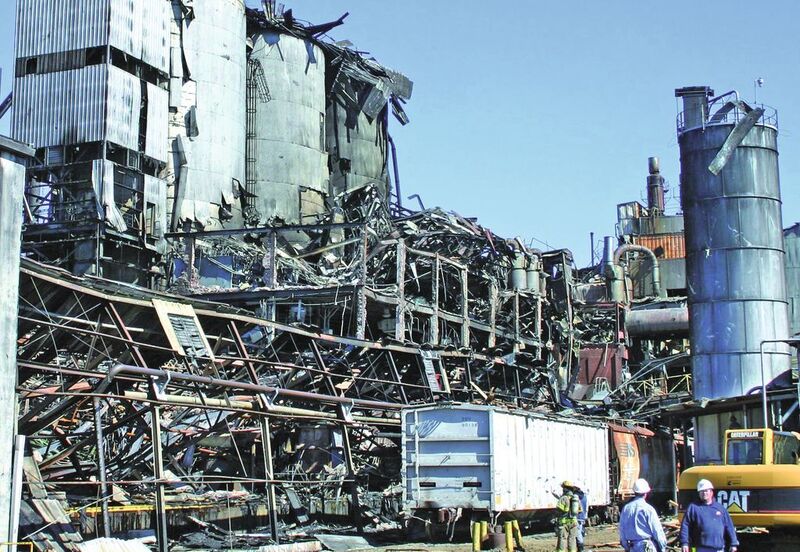Abb. 1: Eine Staubexplosion bei der Imperial Sugar Co. in Fort Wentworth, GA, (USA) forderte 14 Todesopfer und 38 Verletzte.  (Bild: Eckhoff)