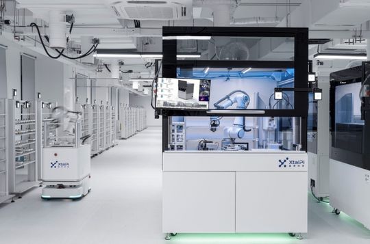 XtalPi betreibt ein KI-unterstütztes Robotik-Labor. (Bild:  XtalPi)