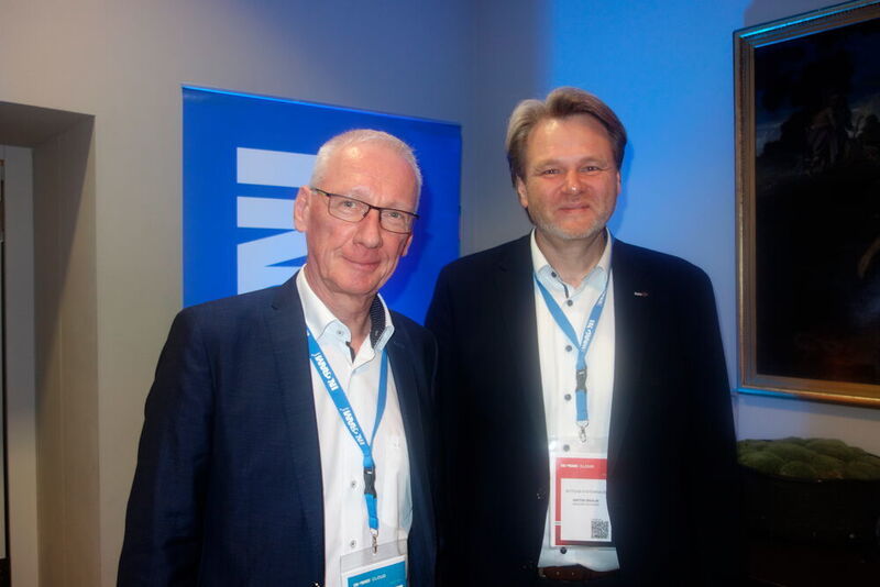 Klaus Donath (l., Ingram Micro) mit Anton Braun (Bizteam Systemhaus) (Vogel IT-Medien GmbH)