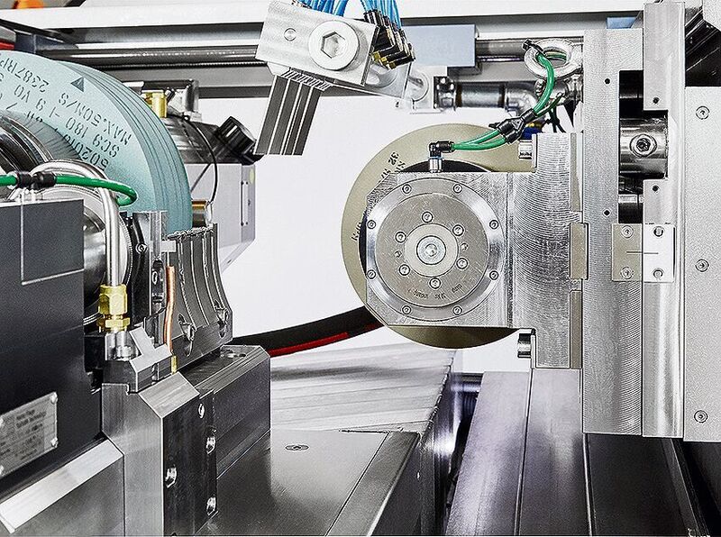 A look into the processing space of the Tschudin 400 CNC proline centreless grinding system. (Tschudin)
