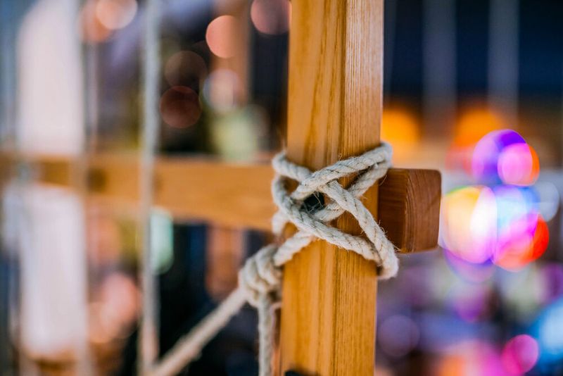 Detailansicht der Leichtbaukonstruktion aus Holz und Schnüren. (Fotosignatur der Mercedes-Benz Classic Archive: D816730) (Bild: © Mercedes-Benz AG)