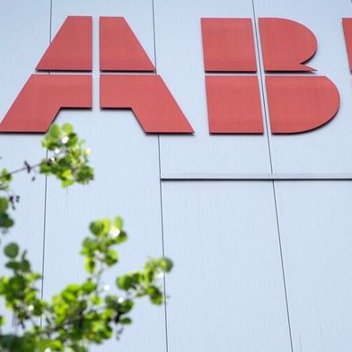 ABB glaubt den Energieexperten, dass in den nächsten 24 Jahren der Strombedarf stark ansteigt. Dann sind spezielle Transformatorsysteme gefragt. Deshalb plant man die Übernahme von Specialtrasfo aus Italien ... (Bild: ABB)