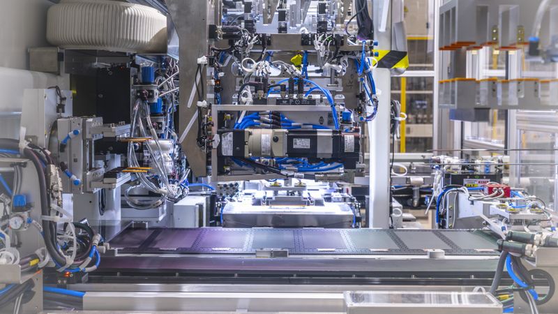 Die steigende Nachfrage nach Elektrofahrzeugen schiebt die Batterieproduktion in Deutschland an.(Bild:  Volkswagen)