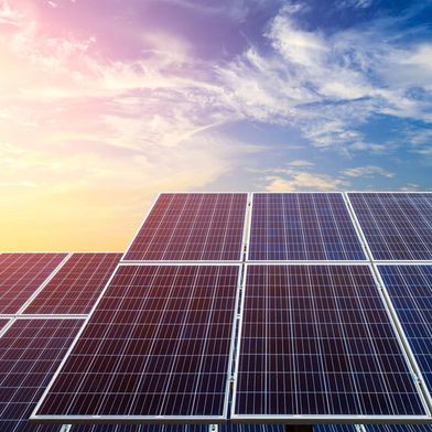 Symbolic Image: Infineon’s CoolGaN powers Enphase’s next-gen IQ9 solar microinverters. (Source: © ABCDstock - stock.adobe.com)