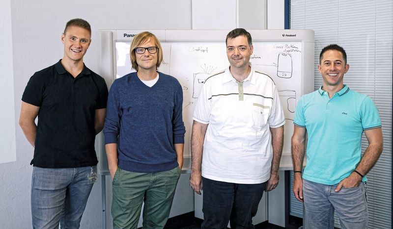 Have consistently pursued a good idea: Kim Schreier, Markus Krause, Sven Hetterich and Johannes Vorsamer belong to the core development team. In less than twelve months, they have developed the prototype of their assistant for the Simatic PCS 7 process control system. The companion can also be used for other Siemens systems. (Siemens)