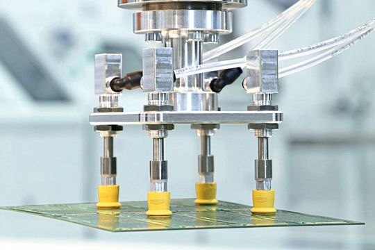 The FSTImc spring plungers are also available with integrated flow resistors and flow valves.(Image: Lard)