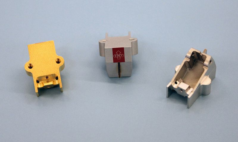 Ohne fünfseitige Bearbeitung in einer Aufspannung wären diese High-End-Plattenspieler-Köpfe für einen 9600-CHF-Tonarm nicht wirtschaftlich herstellbar. (Bild: pL Lehmann)
