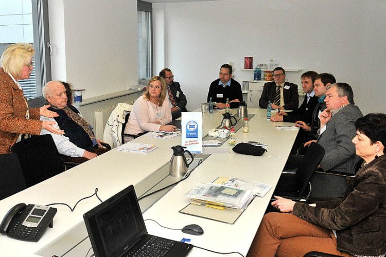 Intensiver Austausch in kleiner Runde: In den Sessions kam jeder zu Wort. (Foto: Zietz)