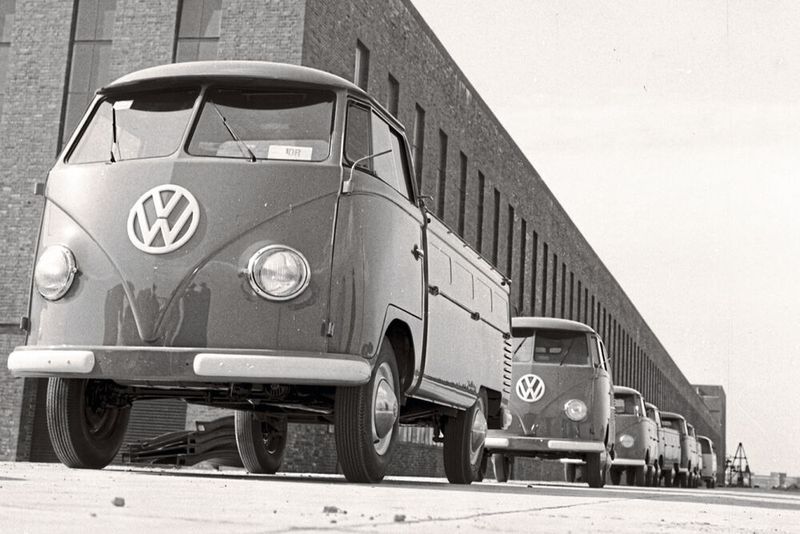 Die Produktion des T1 begann 1950 im VW-Werk in Wolfsburg.