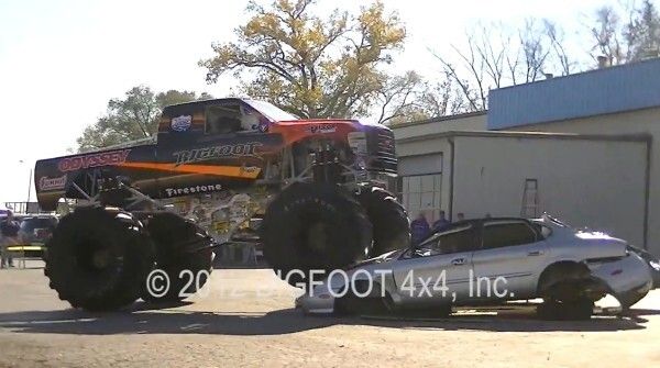 Der Bigfoot 20: der weltweit erste Monstertruck mit Elektroantrieb macht mit über 260 kW und 1100 Nm Autos umweltschonend platt (Bild: Bigfoot 4x4 Inc.)