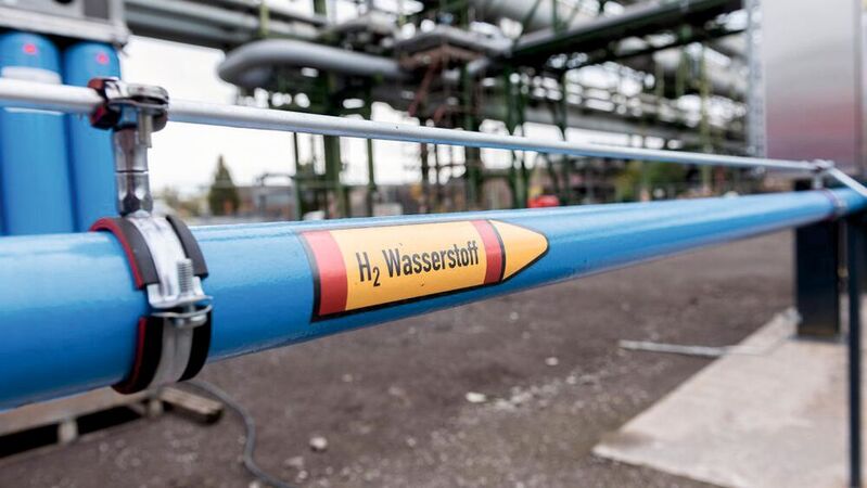 By 2050 Thyssenkrupp Steel will gradually convert steel production in Duisburg to direct reduction with hydrogen.