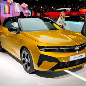 Opel präsentierte auf der Brüssel Motor Show die Facelift-Version des Astra.(Bild:  Wehner - VCG)