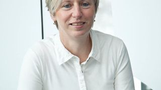 Carmina Läntzsch, Leiterin des Bereichs Marketing und PR beim Schablonenhersteller LaserJob: „In unserem Prozess müssen wir sehr oft die Designfehler ausbessern, die in der Leiterplatte oder beim Bauelement gemacht worden sind.“ (Bild: LaserJob)