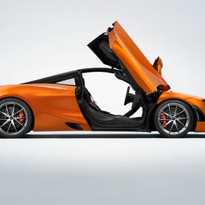 (McLaren)