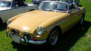 Um einen MG Typ B Roadster wie diesen ging es in einem Rechtsstreit, den jetzt das BGH entschieden hat. Das Ergebnis: In diesem Fall war die Zustandsnote trotz Gewährleistungsausschluss für den Verkäufer bindend. (Bild: Bull-Doser, Public domain, via Wikimedia Commons)