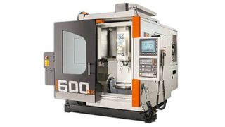 Die verbesserte Portalbauweise der Kaast-Cronum 600.5X CNC macht diese Fräsmaschine sehr kompakt – dennoch bietet sie einen maximal möglichen Arbeitsbereich. Die Anlage wiegt 10 t und wurde mit einem stabilen Meehanite-Gussbett ausgestattet, damit auch anspruchsvolle Werkstoffe stets hochpräzise bearbeitet werden können, wie Kaast beschreibt. (Kaast)