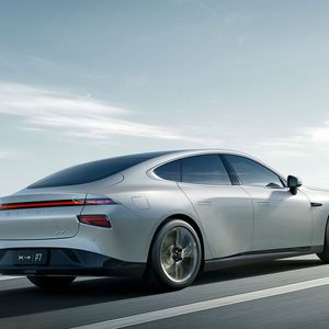 Der Elektroauto-Hersteller Xpeng Motors hat die Bestellbücher für seine Limousine P7 geöffnet.(Bild:  Xpeng)