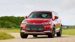 Der chinesische Hersteller BYD lieferte erstmals mehr als 200.000 Fahrzeuge in einem Monat im Heimatmarkt aus. (Bild: BYD)