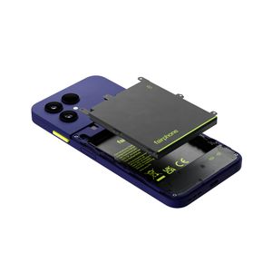 Der Akku beim Fairphone kann einfach ausgetauscht werden. (Bild: Fairphone)