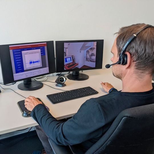 In times of a pandemic, remote maintenance was the only way for many machine manufacturers to maintain machine service and support. In times of a pandemic, remote maintenance was the only way for many machine manufacturers to maintain machine service and support.