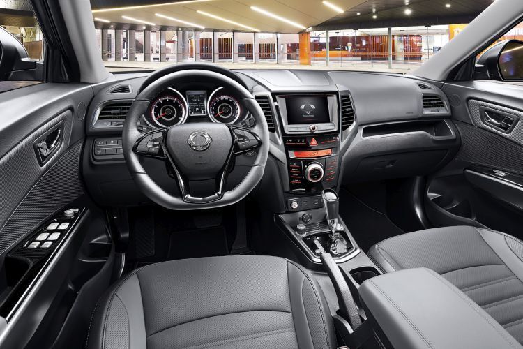 So aufregend, wie sich das Äußere präsentiert, so banal kommt leider der Innenraum daher – da wäre sicher mehr drin gewesen. (Ssangyong)