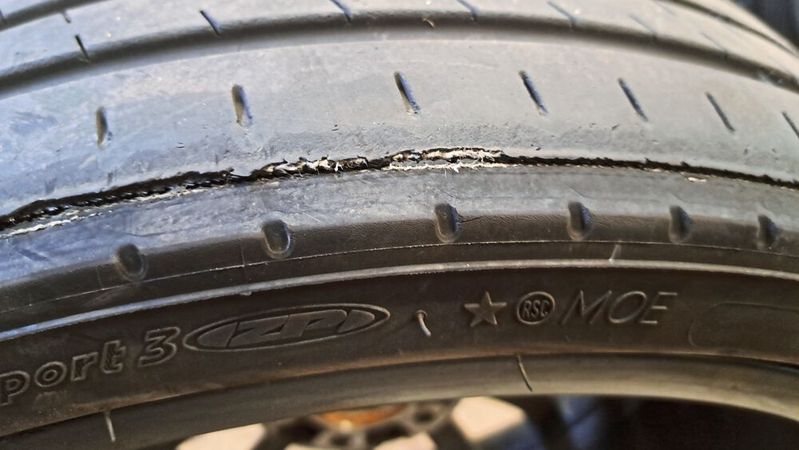 Erhöhter Verschleiß an den inneren Reifenschultern ist eine seit Jahrzehnten bekannte Problematik. Inzwischen scheint sie jedoch eine neue Qualität erreicht zu haben.(Bild:  Michael Immler)