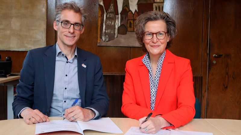 Hegen gemeinsame Absichten: Der Bremer Finanzstaatsrat Martin Hagen und Ina Scharrenbach, Ministerin für Heimat, Kommunales, Bau und Digitalisierung des Landes Nordrhein-Westfalen.(Bild: ©  Finanzresort Freie Hansestadt Bremen)