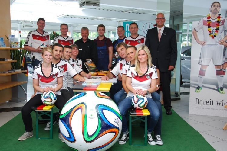 Wir sind Weltmeister: das Serviceteam des Autohauses Köpper (Foto: Rubbel)