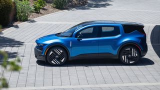 Die spannendste Produktneuheit von Fisker dürfte der Pear sein, der ab 32.900 Euro im Sommer 2025 angeboten wird. Für ein Familienauto mit fünf- oder sechssitziger Kombination ist es ein attraktiver Einstiegspreis (Bild: Fisker)