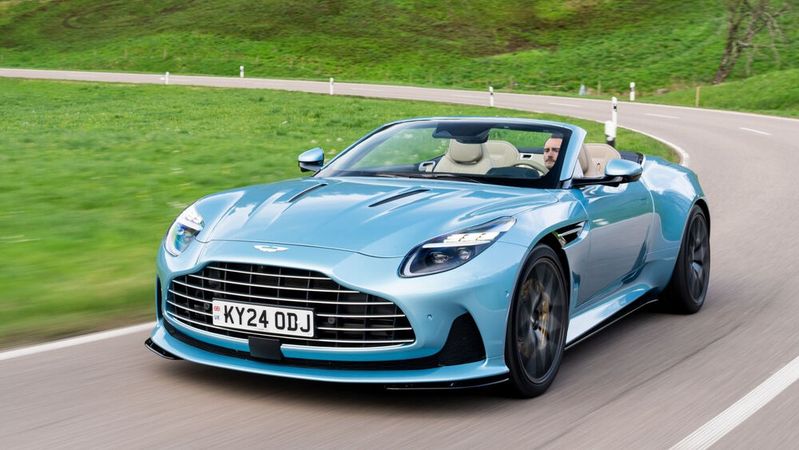 Aston Martin hat im Rahmen seiner Modellverjüngung nun die Neuauflage des DB12 Volante vorgestellt.(Bild:  Marcus Werner)