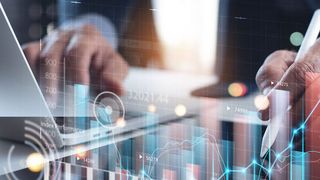 91 Prozent der befragten Unternehmen kämpfen mit steigenden Preisen, während geplante Investitionen für KI und Machine Learning deutlich zunehmen. (Bild: tippapatt - stock.adobe.com)