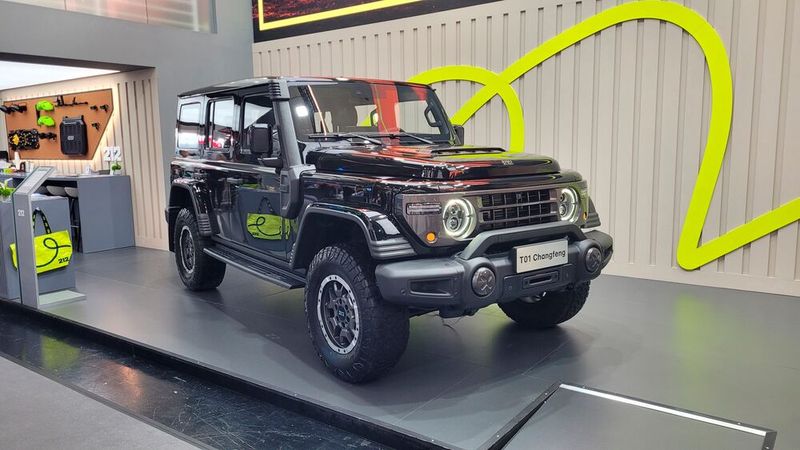 ... als auch mit Benziner erhältlich. (Bild: Wehner - VCG)