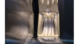 Das neue Groov·tec System im Stechdrehprozess steigert nicht nur die Standzeit der Wendeplatten, auch die Lebensdauer der Trägerwerkzeuge wird erhöht. (Bild: Walter AG)