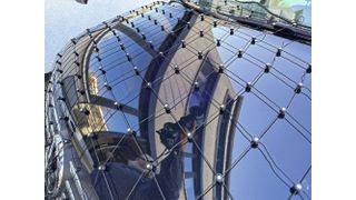 Mit dem Messpunkte-Netz seien größere Bauteiloberflächen sekundenschnell flächendeckend mit Referenzpunkten zu sehen. Nach dem Scan werde das Netz für spätere Anwendungen verpackt. Eine nachhaltige Alternative. (Bild: Aesub)