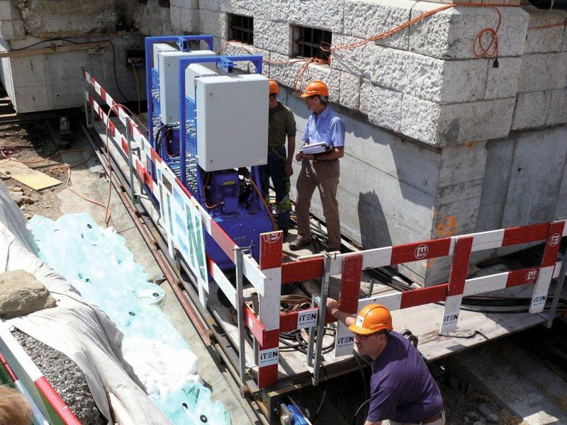 Gribi-Hydraulik für die europaweit grösste Verschiebeaktion. (Bild: Gribi)