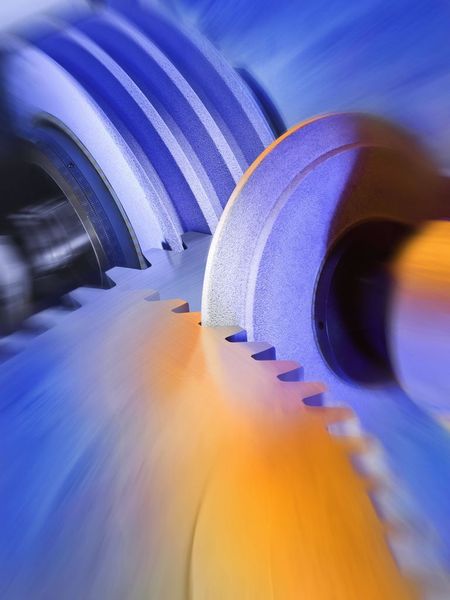 Mit der laut Hersteller weltweit einzigartigen Kombination von Wälz- und Profilschleifen Power Grind sollen völlig neue Dimensionen hinsichtlich Produktivität und Qualität erreicht werden.  Bild: Gleason-Pfauter (Archiv: Vogel Business Media)